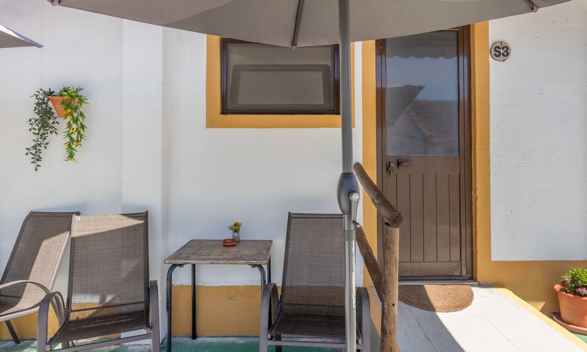 Palhais Apartment | Vila Natura – Secret Retreat S3 with Shared Terrace & Garden, Wi-Fi