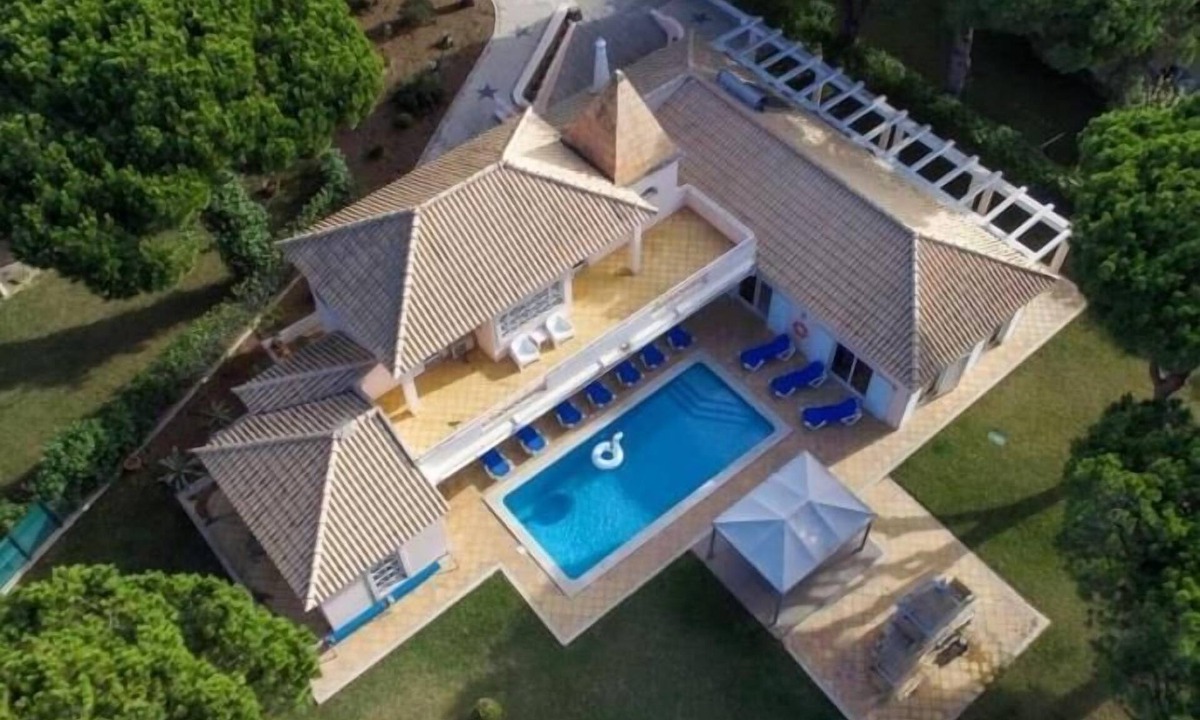Quarteira Villa | Vilamoura Golf Mansion by Stay ici