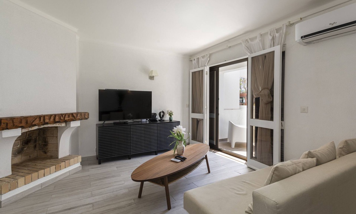Vilamoura Ski Chalet | Vilamoura House Garden by Hopstays | Marina view
