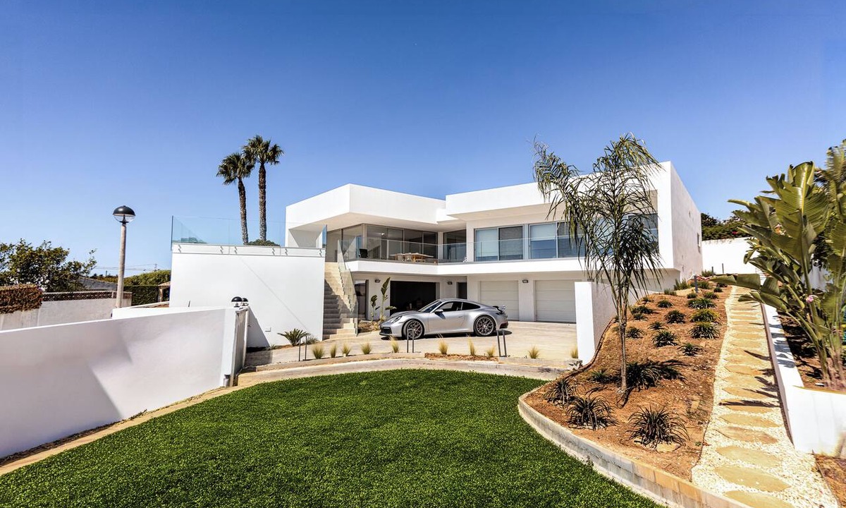 Almadena House | Villa 911 · Black Rock Cliff Luxury,privacy & distinctive views in Praia da Luz