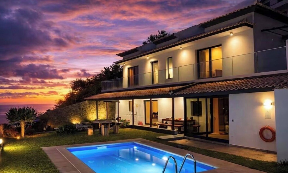 Camara de Lobos House | Villa Barros