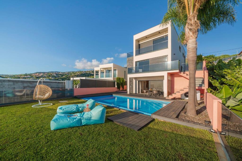 Tabua Villa | Villa Candelária by an island apart