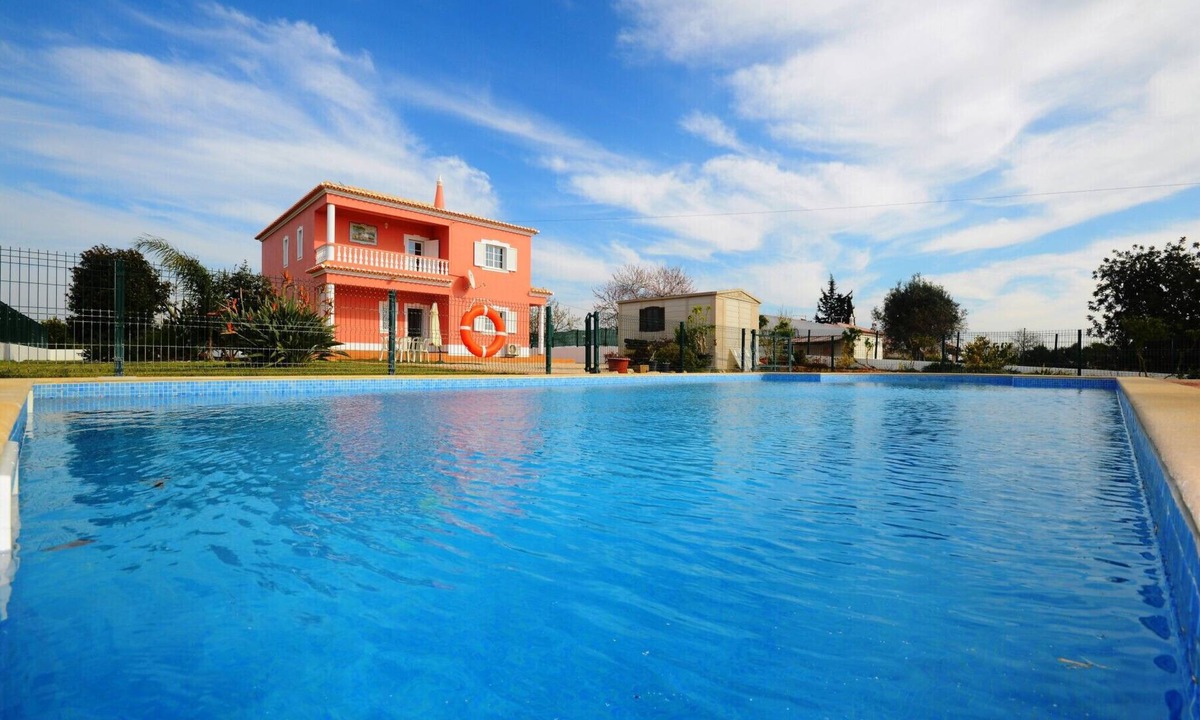 Monte Raposo Villa | Villa Casa das Amendoeiras, a lovely 4 bedroom villa with private pool