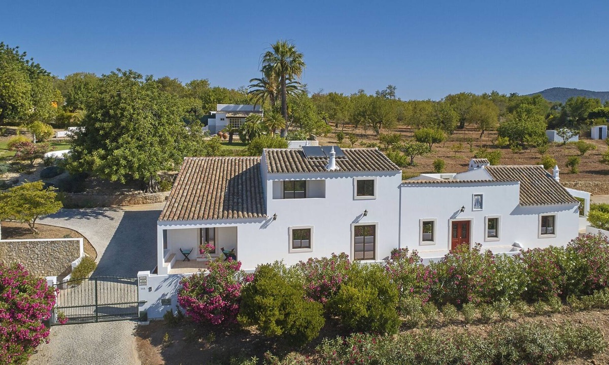 Moncarapacho e Fuseta Villa | Villa Casa do Carmo | Charming vacation home with private pool | Moncarapacho