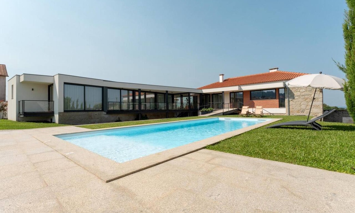 Castelo do Neiva Villa | Villa 'Casa Do Avô' with Sea View, Private Pool and Wi-Fi