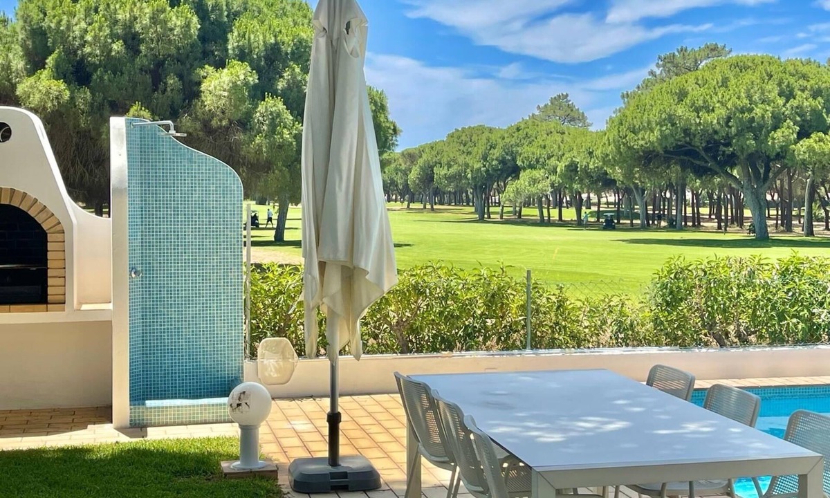 Quarteira House | Villa du Golf III-garden and private pool-air conditioning-5 minutes from the beach