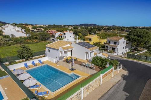 Almancil Villa | Villa Duas Sentinelas by Villa Plus