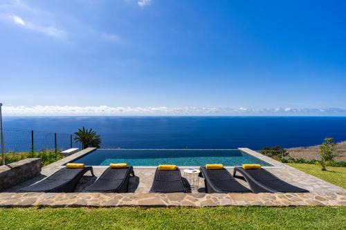 Prazeres Villa | Villa Fauna Calheta Infinity Pool & Nature Views