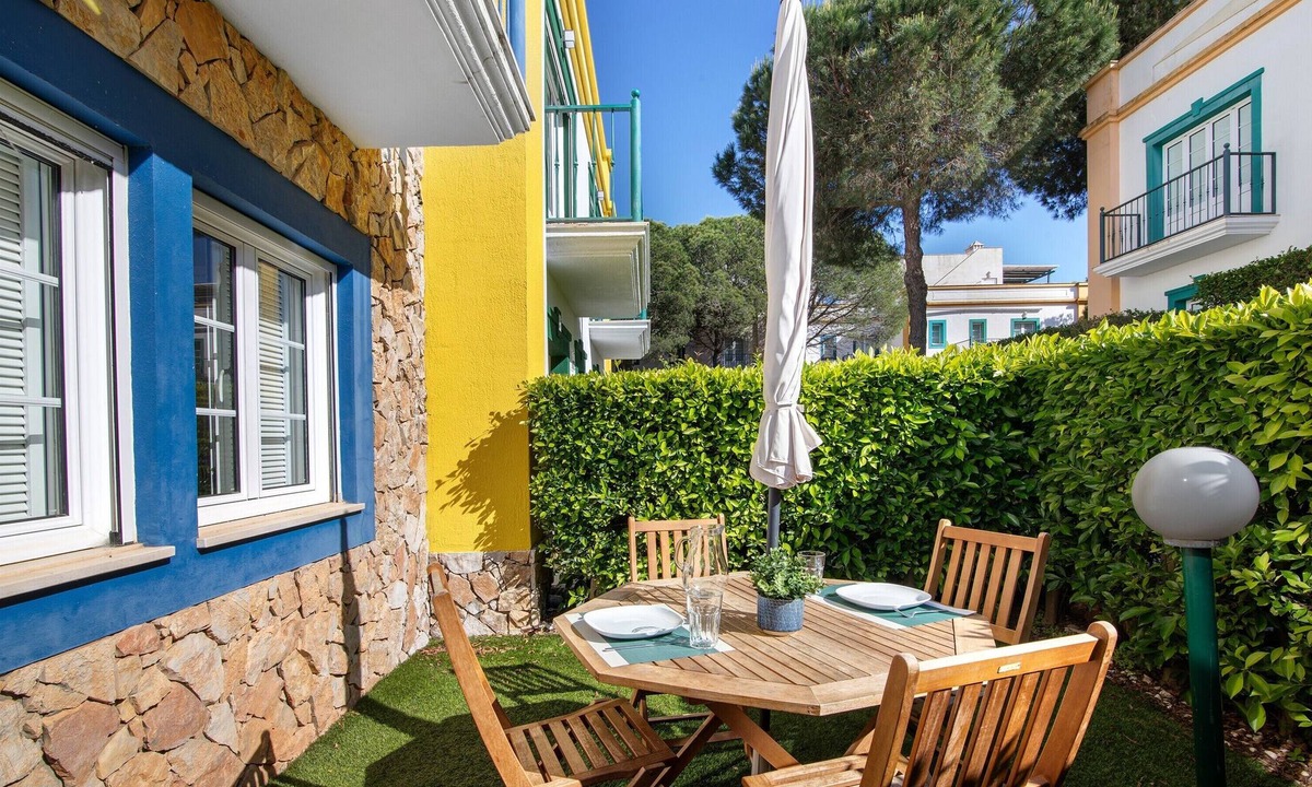 Altura Villa | Villa 'Glamorous T3 Praia Verde' with Private Terrace, Wi-Fi and Air Conditioning
