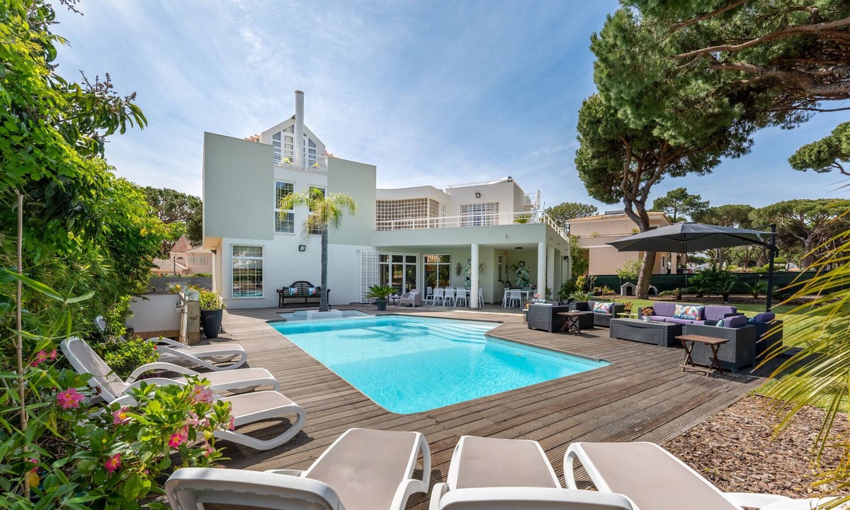 Quarteira Villa | Villa Golf View | 5 bedrooms | Pinhal Golf Course | Vilamoura