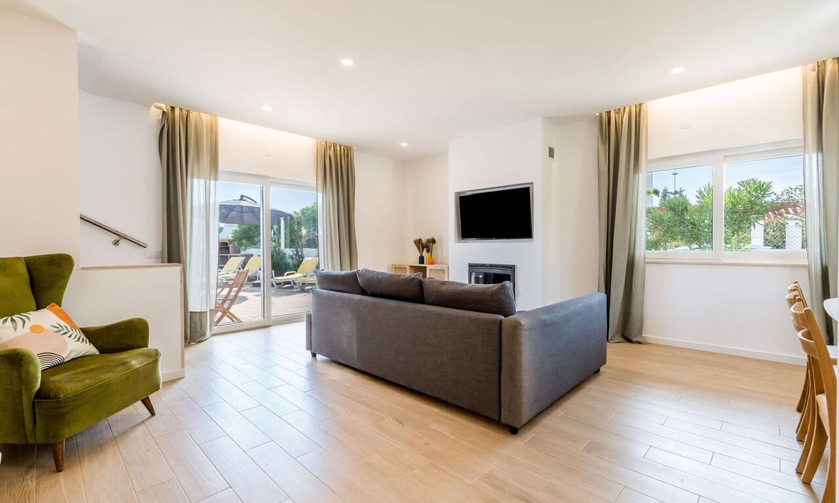 Castelo Villa | Villa 'Grandma's Beach' with Sea View, Wi-Fi and Air Conditioning