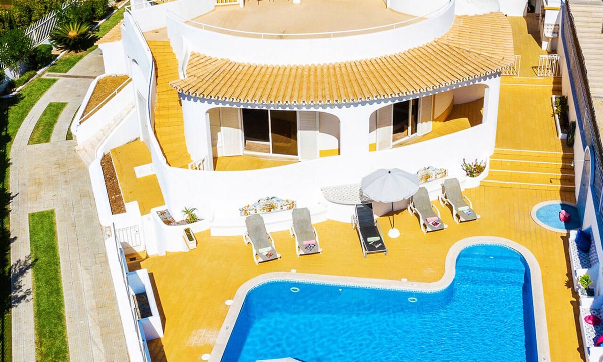 Gale Villa | Villa in Galé w/pool, BBQ & sea view