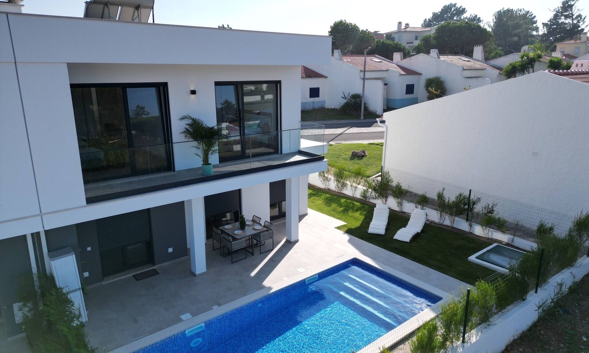 Casalinho House | Villa in Vau with Private Pool - 250m from the Óbidos Lagoon