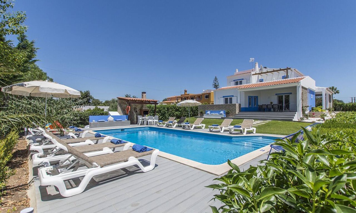 Boliqueime Villa | Villa Juliana - Algarvian house for 10 with private pool near the beach and several golf courses