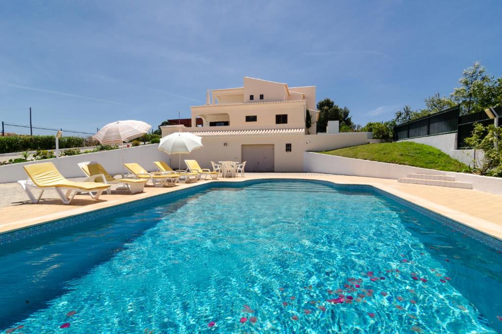 Caramujeira Villa | Villa Larotil