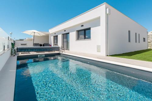 Atalaia House | Villa Laura with private swimming pool