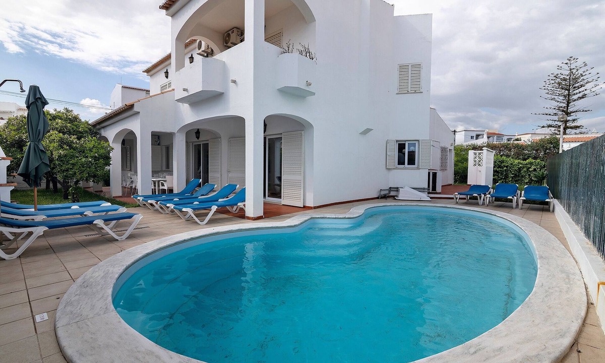 Areias de Sao Joao Villa | Villa Martins with Private Pool, Wi-Fi, and Air Conditioning