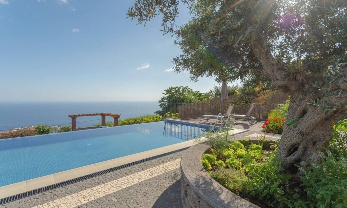 Canhas Villa | Villa Miradouro da Baleia (Heated Pool optional)