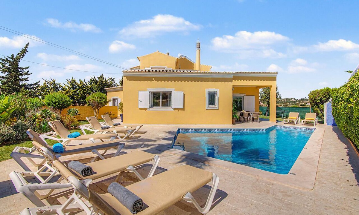 Gale Villa | Villa Monte Galego. Private pool and garden. A space just for you.