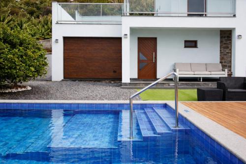 Paul do Mar Villa | Villa O Pomar with optional heated pool