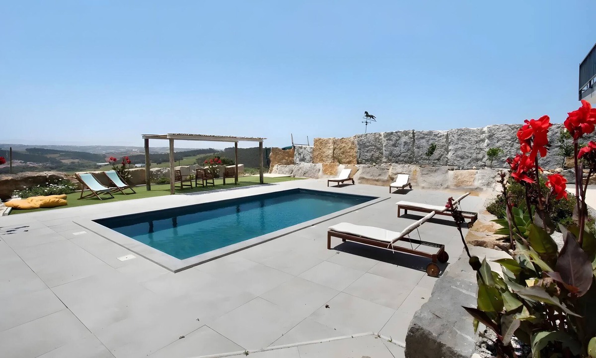 Lourinha Villa | Villa 'Peace House Lourinhã' with Mountain View, Private Pool and Wi-Fi