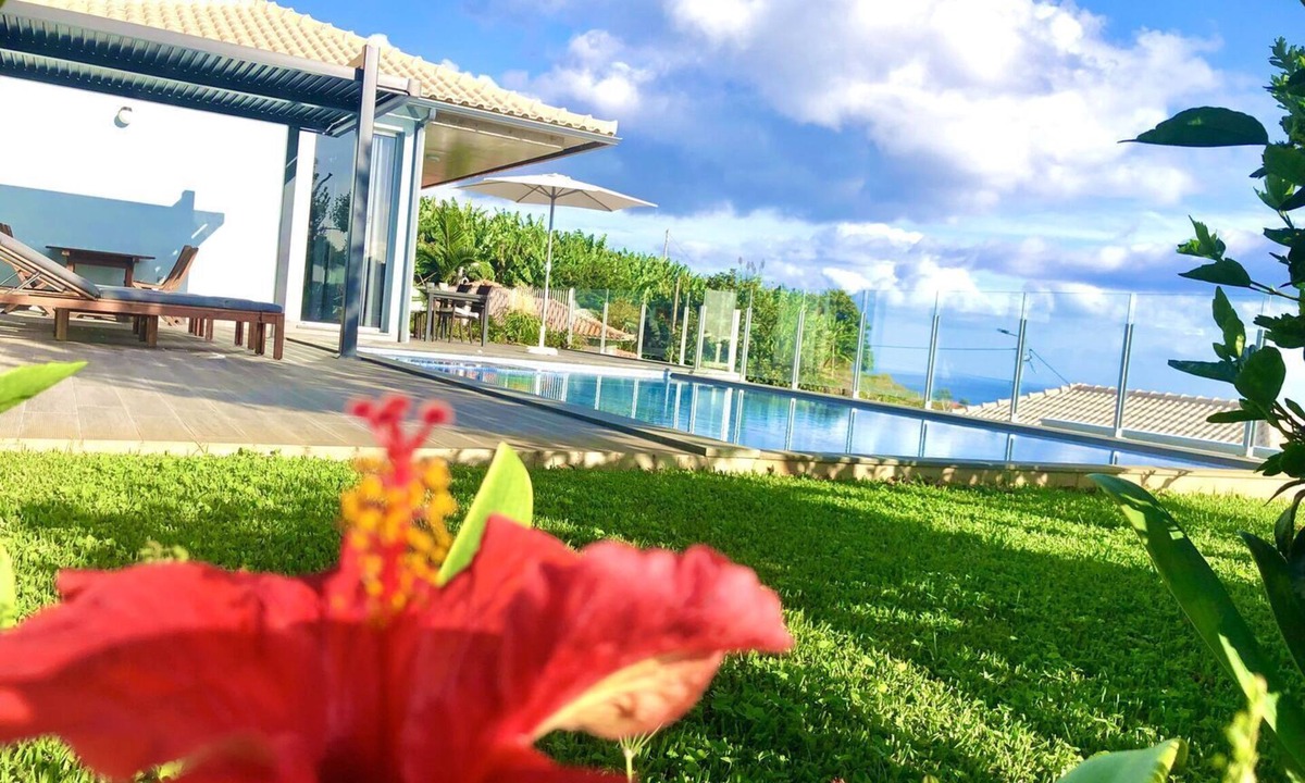 Estreito da Calheta Villa | Villa Pinheira IV,dois quartos ,piscina,jacuzzi e vista mar