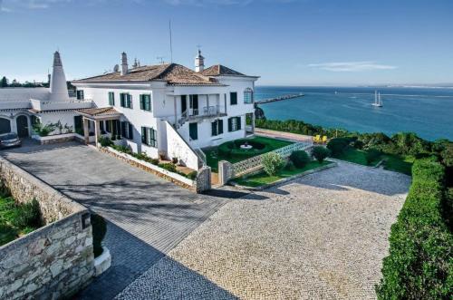 Ferragudo Villa | Villa Portimao View