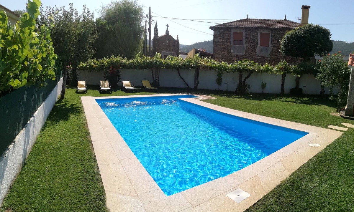Caminha Villa | Villa São José | Pool, Garden & Complete Privacy | Pet-Friendly