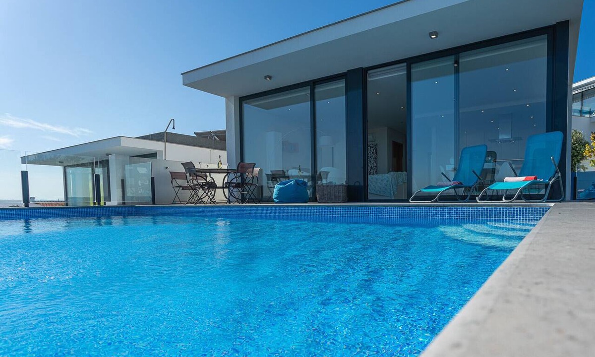 Salir do Porto Villa | Villa São Martinho - Modern Villa with private swimming pool and sea views