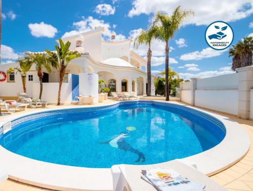 Santa Eulalia Villa | Villa Samoa - Moradia com piscina aquecível e BBQ em Albufeira