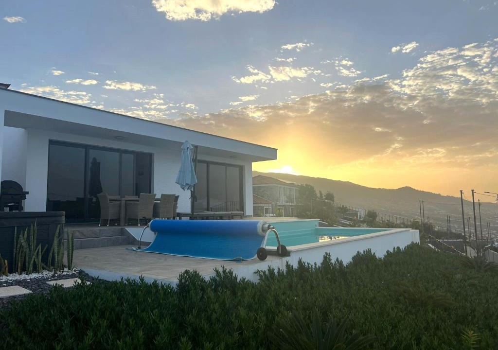 Prazeres Villa | Villa Sundowner