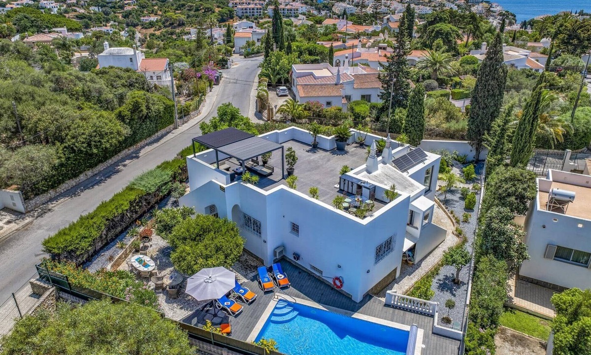 Mato Serrao Villa | Villa Sylisia by Villa Plus