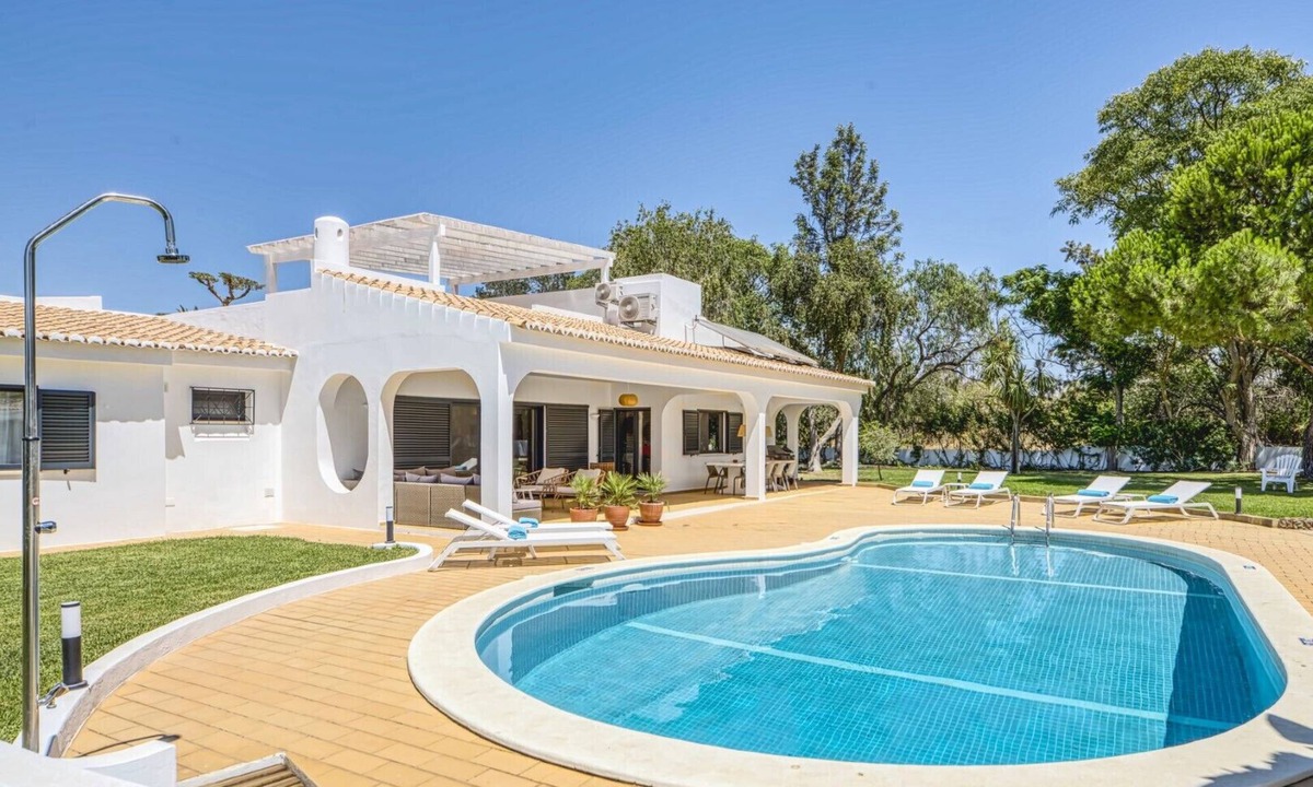 Estombar Villa | Villa Torrinha - Amazing villa for 10 with private pool!