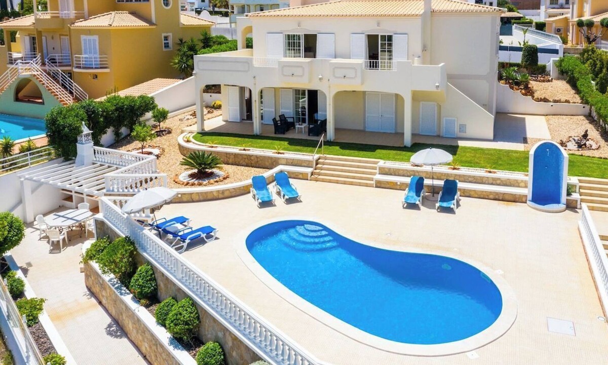 Albufeira Ski Chalet | Villa Vista Marina