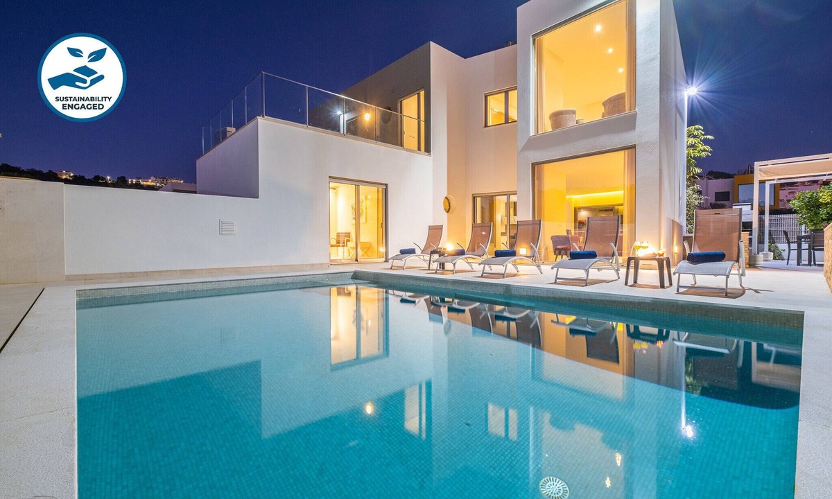 Albufeira Villa | Villa w/heatable pool & BBQ near Albufeira marina