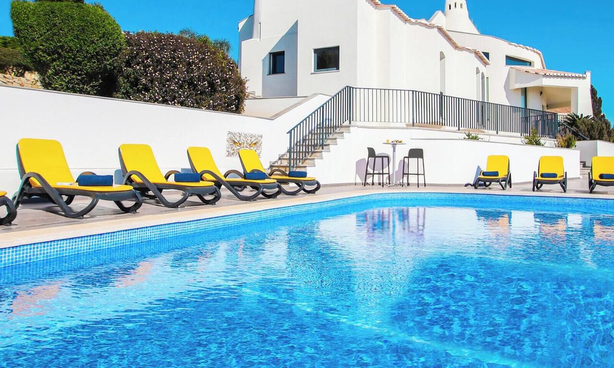 Cerro de Aguia Villa | Villa w/Pool & BBQ near Albufeira Marina