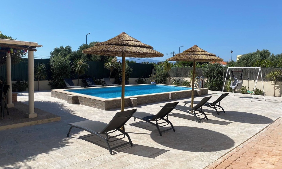 Ferragudo Villa | Villa with (heated) private pool within walking distance of Ferragudo