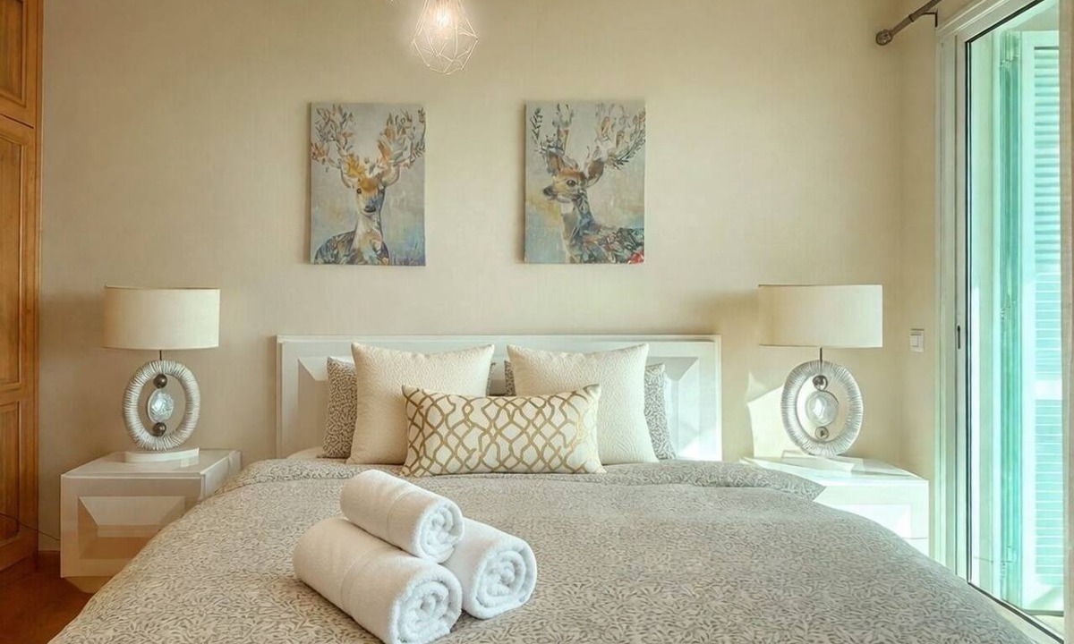 Santa Maria Maior House | Villamadeira, including a basement apartment; not far from the city center; view of the harbor