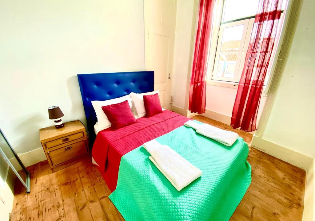 Encarnacao House | Vintage Chiado 5 - Standard Double Room with Shared Bathroom