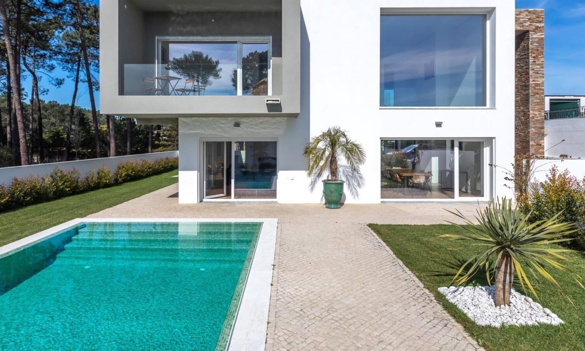 Charneca de Caparica e Sobreda Villa | Vrbo Property