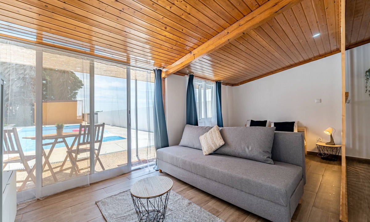 Angeiras Apartment | Wake up with the Sea Breeze- House with pool AP1