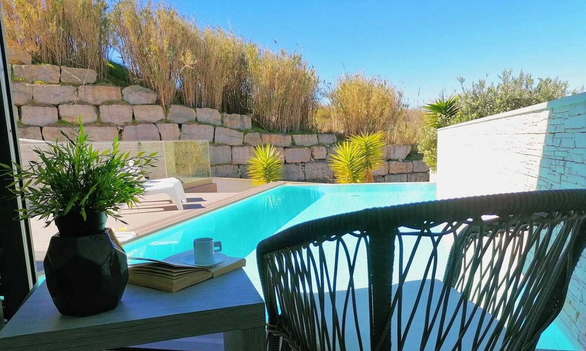 Silver Coast Heights | Areia Branca