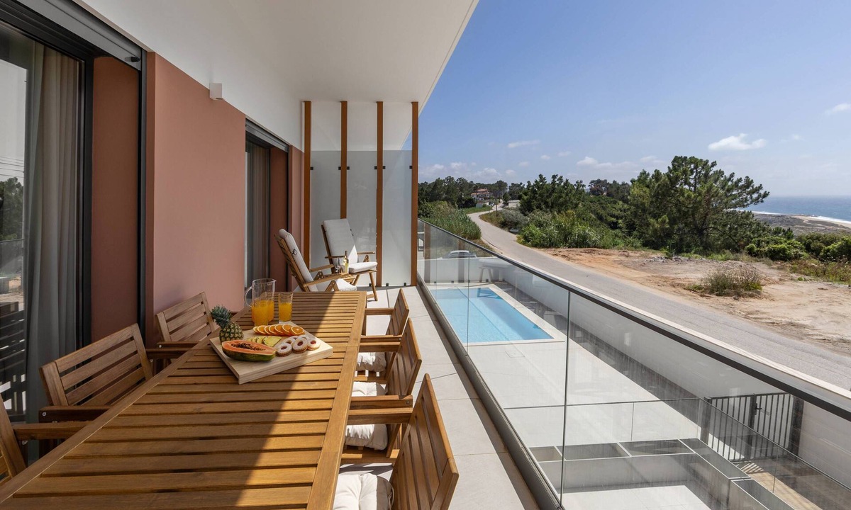Nazare Apartment | Wave the Waves - Pool & View