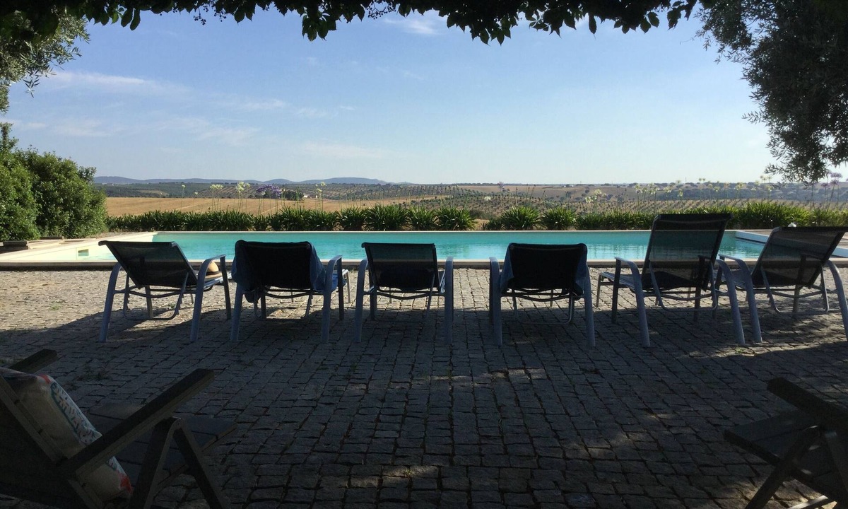 Fronteira House | We want you to feel at home, just like we do !