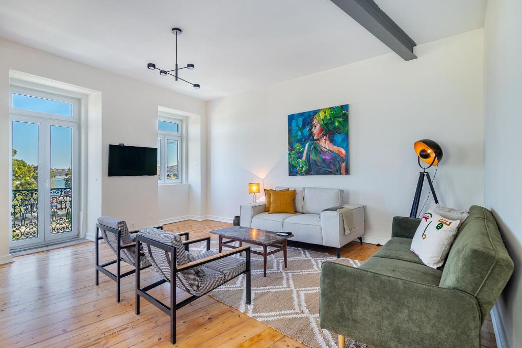 Santos Apartment | Whome - Brand New Luxury 4-Bed with Riverside Views & AC