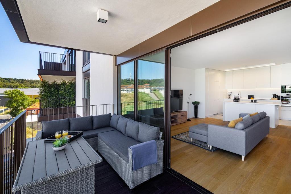 Benfica Apartment | WHome History and Comfort, Luxurious Living in Benfica