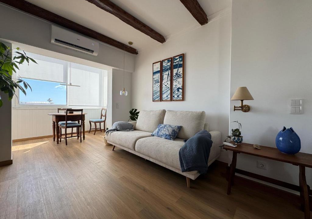Cascais Apartment | WHome Seaside Getaway Beachfront Apartment