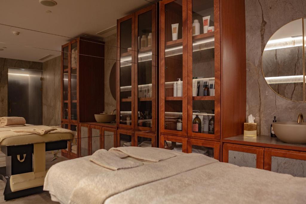 Restelo Hotel | Wine & Books Lisboa Hotel