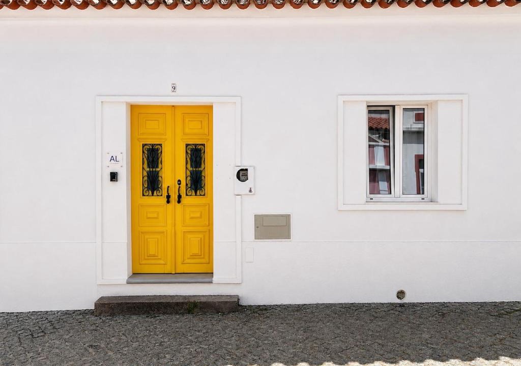 Baiona House | Yellow Door House, BBQ Patio, Odeceixe Centre