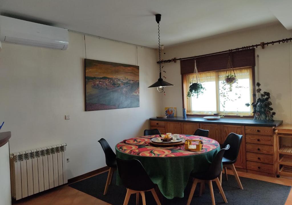 Senhora da Hora Apartment | Yellow House